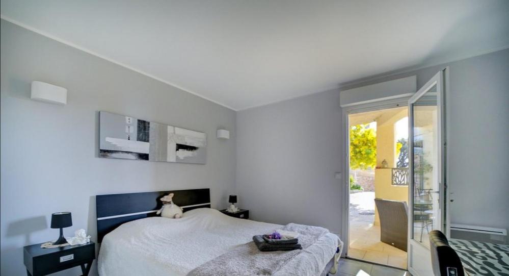 Villa Superbe Vue Mer Sur La Baie De Bandol , 200 M Des Plages Sanary-sur-Mer Luaran gambar