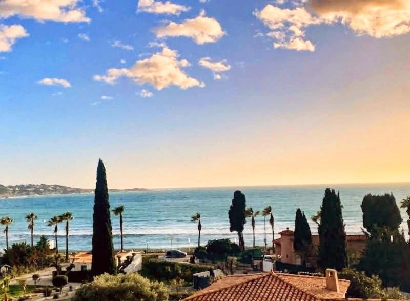 Villa Superbe Vue Mer Sur La Baie De Bandol , 200 M Des Plages Sanary-sur-Mer Luaran gambar